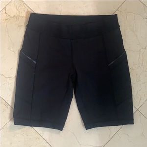 BLACK LULULEMON BIKE SHORTS